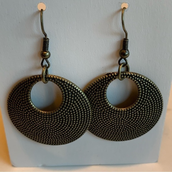Boho round textured metal fishhook dangle drop earrings neutral - Picture 8 of 9